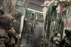 1_Eerie-Entire-Statue-or-Bust-Room-View-From-Rooms-Exit