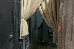 Entrance-Into-Statue-Room-